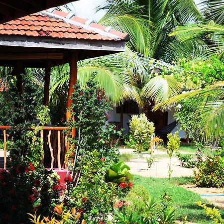 Prime Surfers Bungalow 아루감 베이 외부 사진